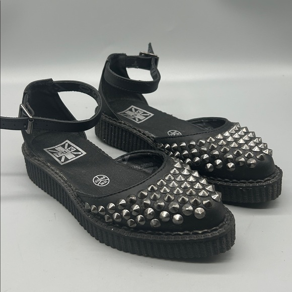 T.U.K. Pointed Studded Sandals Sz 6 - Picture 4 of 9